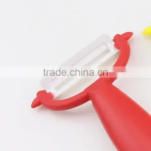 Different Color Super Blade Ceramic Peeler thumbnail-2