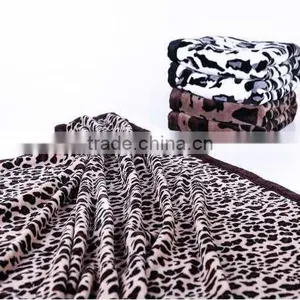 2014 FAUX FUR Blanket/CUSHION thumbnail-1