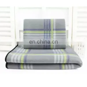 100% Polyester Cheap Polar Fleece Corean Moving Bernat Dubai Beach Blanket Yarn thumbnail-3