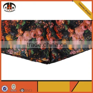 2016 Fashionable Women Garment Leather Shorts With Custom Flower Pattern thumbnail-4