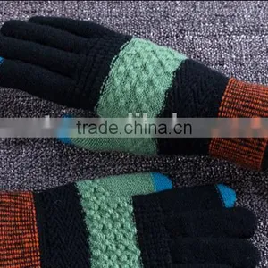Wholesale Contrast Color Touch Sreen Gloves For Lifestyle With 2 Conductive Fiber Fingertips thumbnail-1