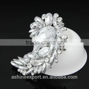 Beautiful Cheap Elegant Bulk Crystal Flower Rhinestone Brooch/handmade Rhinestone Brooch thumbnail-2