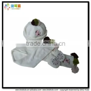 BKD 3pcs Baby Gift Set Baby Hats ,baby Mittens With Baby Scarf thumbnail-1