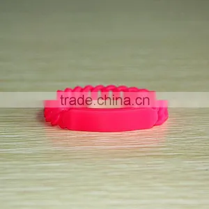 Custom Silicone Wristband With Twist Bracelet thumbnail-2