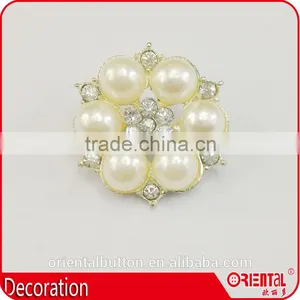 Fancy Designer Metal Brooch With Rhinestone Decoration thumbnail-4