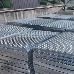 HengShui 30x3mm Heavy Duty Used Hot Dip Galvanized Fabricated Serrated Flat Bar Steel Grating thumbnail-1
