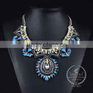 High Quality Vintage Colorful Rhinestone Chunky Statement Necklace Tin Alloy Fashion Women Pendant Necklace 6390152 thumbnail-2