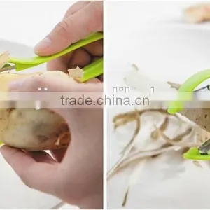 Wholesale Stock Colorful Hanging Double Fruit Vegetable Peelers thumbnail-4