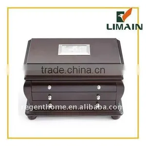 Wooden Jewelry Box thumbnail-1
