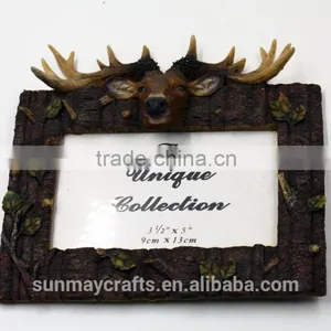 Wholesale Custom Polyresin Reindeer Souvenir Photo Frame for Sale thumbnail-2