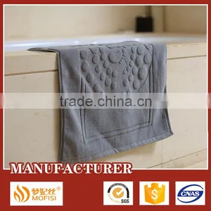 100% Cotton Foot Shape Anti-slip Jacquard Bath Mat thumbnail-3