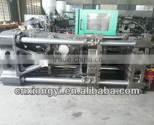 PLASTIC INJECTION MACHINE thumbnail-1