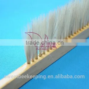 Beekeeping Equipment Wooden Handle Bristle Honey Bee Brush thumbnail-2