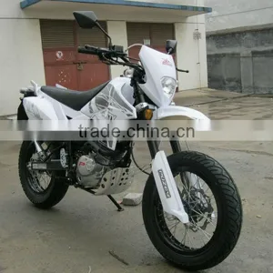 200cc Suzuki off Road Dirt Bike thumbnail-1