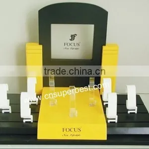 Fashion Design Acrylic Watch Display Stand Display Watch Holder thumbnail-2