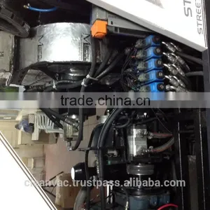 Compact Road Sweeper thumbnail-4