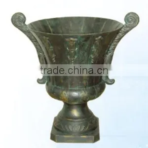 Antique Cast Iron Garden Pot thumbnail-1