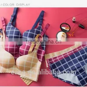 2017 Newest Women's Lace Bra+ Briefs Set thumbnail-1