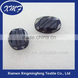 Wholesale Fashion Glass Crystal Buttons for Garment thumbnail-1