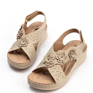 Ladies Summer Sweet Retro Flower Flat Bottom Round Head Hollowed Out Non-Slip Soft Bottom Wedge Heel Women's Sandals Slippers thumbnail-3