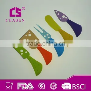 Disposable Pizza Cutter thumbnail-1