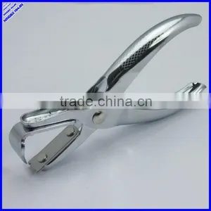 70g Easy Using Silver Color Metal Hand Heavy Duty Staple Remover thumbnail-1