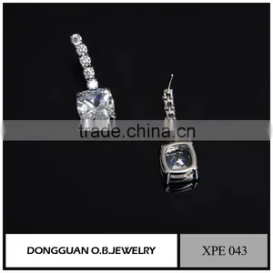 Simple Gold Earring Designs for Women With Big Diamond Earring thumbnail-6
