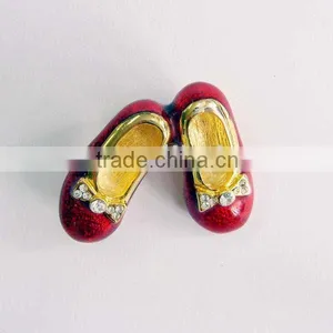 Red Slippers Metal Brooches thumbnail-1