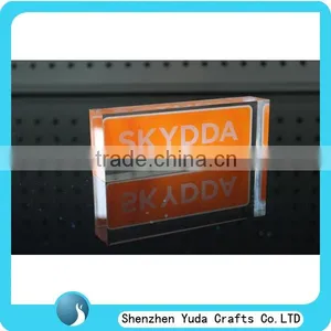 Manufacturing Price Colored Acrylic Block, Custom Acrylic Logo Display Block for Gallery Exhibition thumbnail-3