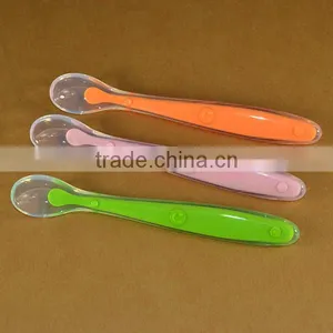 Hot Silicone Safe Feeding Spoon for Baby thumbnail-6