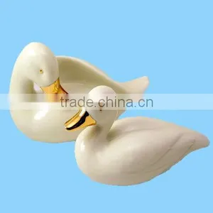 Vintage Resin White Wedding Favors Swans Figurine thumbnail-1