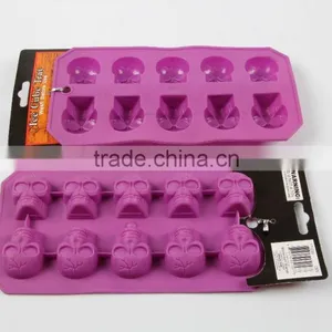 TPR Halloween Skull Design Ice Cube Tray thumbnail-1