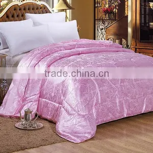 100% Silk Quilt With Red Color Jacquard Flower thumbnail-2