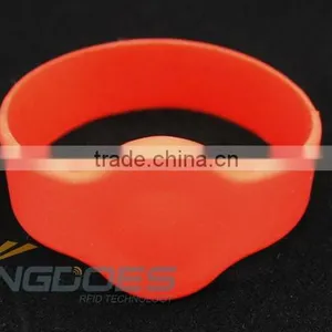 125KHz RFID Silicone Bracelet thumbnail-2