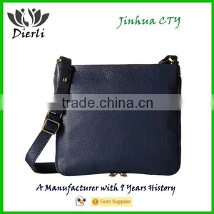 Wide Strap Shoulder Bag thumbnail-4
