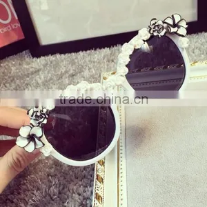 New Square Shape White Frame Handmade Clay Flower Style UV 400 Beach Sunglasses thumbnail-1