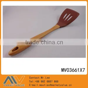 HOT SALE SILICONE SLOTTED TURNER WITH WOODEN HANDLE thumbnail-1