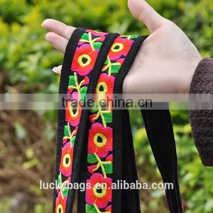 2016 New Embroidery Bag Women Shoulder Bag With Flower Embroidery thumbnail-3
