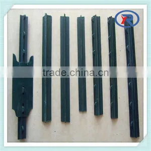 American Steel Studded T Post / Galvanized / Green Paint T Post thumbnail-1