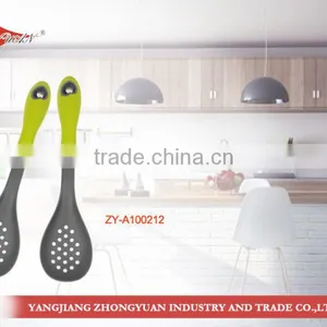 Gift Heat Resistant Heart Shape Handle Nylon Slotted Spoon in Utensils thumbnail-1