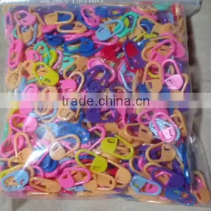 Plastic Safety Pin Knitting Crochet Locking Stitch Needle Clip thumbnail-2