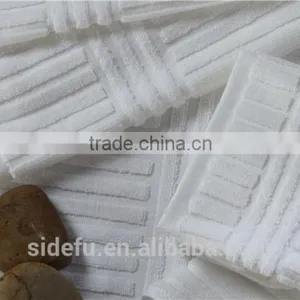 Wholesale High Quality Cotton White Terry Piano Key Jacquard Bath Towel thumbnail-2