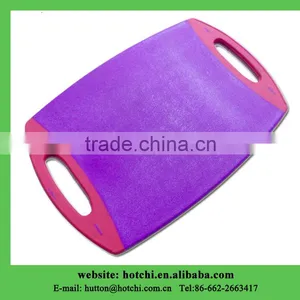 Kitchen Plastic Cutting Board With TPR Anti-slip Handle thumbnail-1