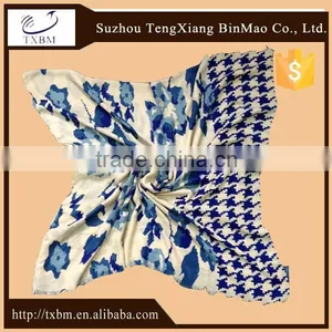 Customized Polyester / Viscose Scarf With Screen Printing for Women, Autumn and Winter Style thumbnail-1
