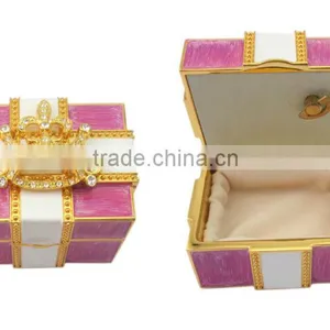 High Quality Metal Music Jewelry Box With Crown, EN71, CPSIA, REACH, RoHS Compliance, OEM Designs Accepted thumbnail-1