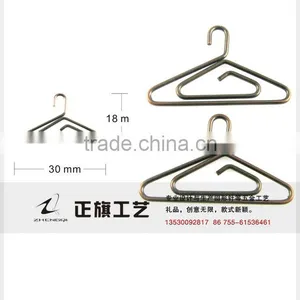 Hanger Clips thumbnail-1