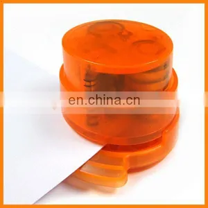 Hand Pressed Environmental Round Staple-free Stapler thumbnail-1