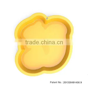 Silicone Squirrel-and-pinecone Cake Pan thumbnail-1