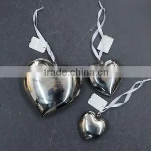 Little Hanging Heart thumbnail-1