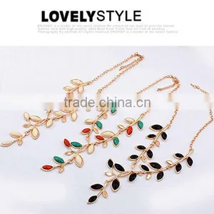 High Quality 2014 Quatrefoil Necklace thumbnail-3